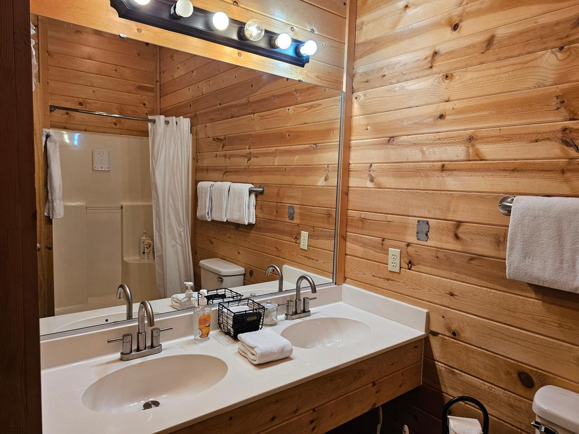 5 Min To Beaver Lake-King Bed-Fire Pit-Jetted Tub #4 Eureka Springs Extérieur photo